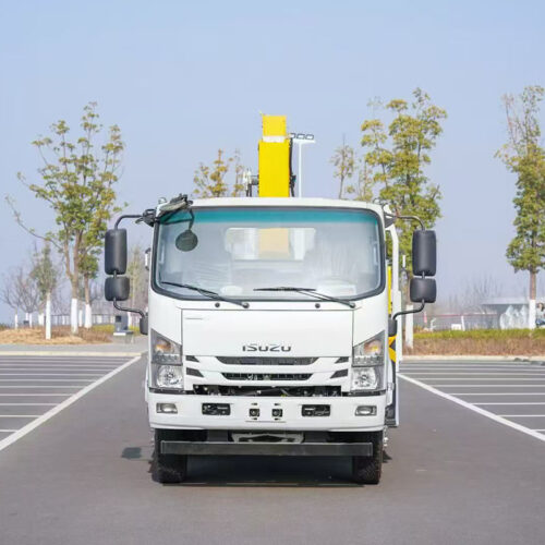 Isuzu 12-ton truck-mounted crane - image 1#!trpst#/trp-gettext#!trpen