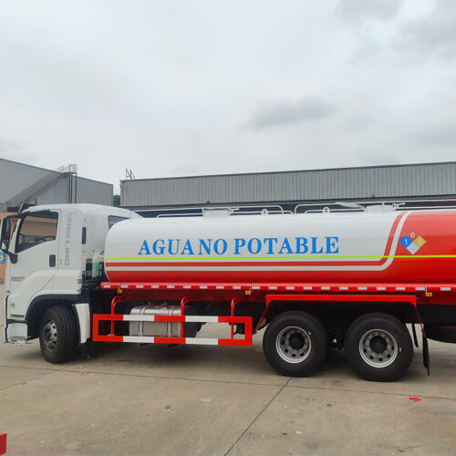 Isuzu 22m³ Water Sprinkler Truck - image 2