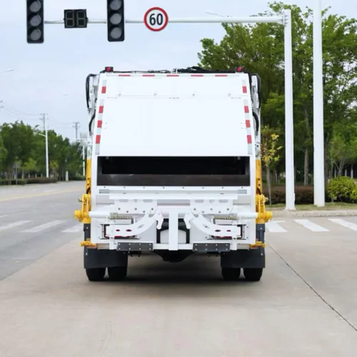Howo 10 cubic meter compressed garbage truck - image 4